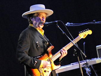 Боб Дилан стал фаворитом борьбы за Нобелевскую премию Боб Дилан стал фаворитом борьбы за Нобелевскую премию